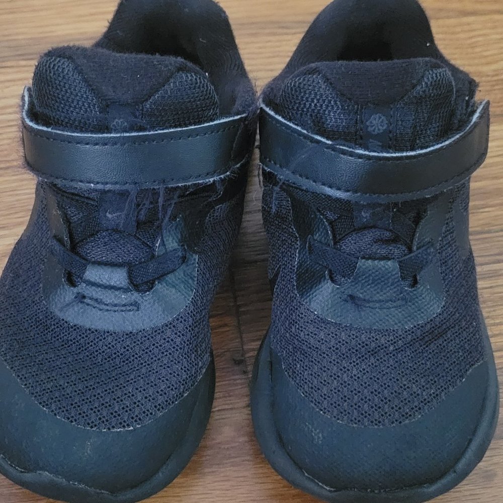 Nike all back shoes toddler size 10